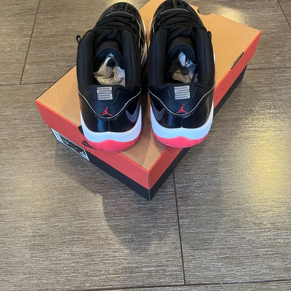 Nike Jordan 11 Low Bred Size 10.5